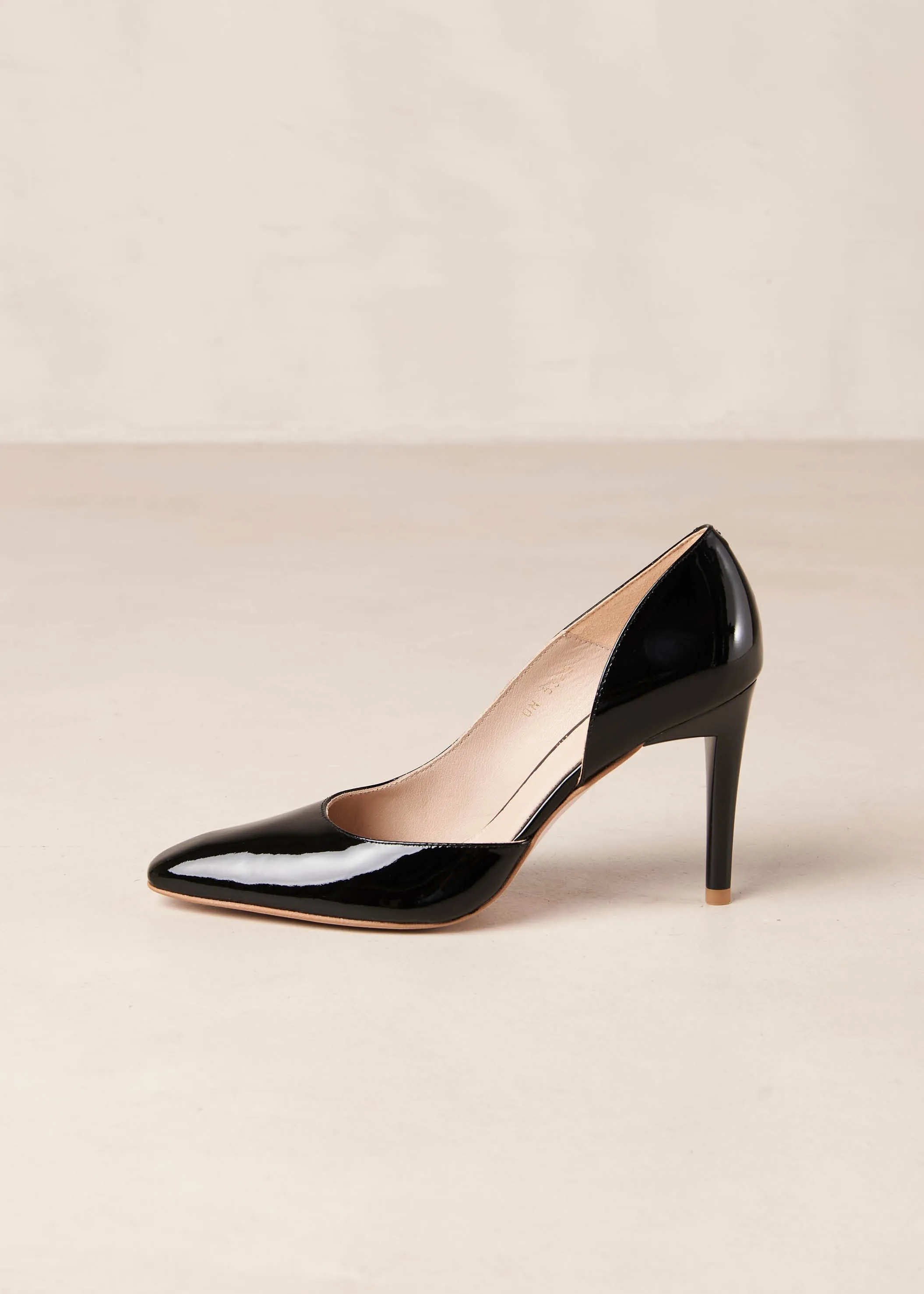 Amelia Onix Black Leather Pumps